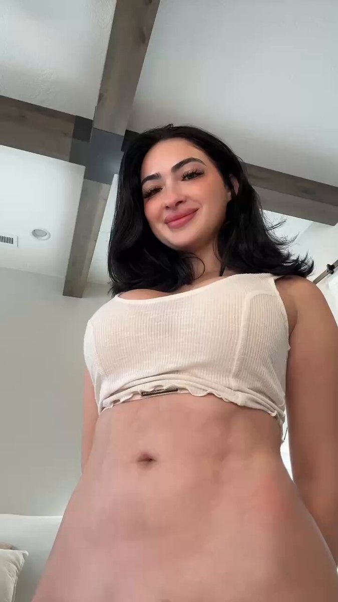 JayleneFox 🇵🇷 — Vídeo — Come say hi, it’s free today! & I do live squirt shows 💦