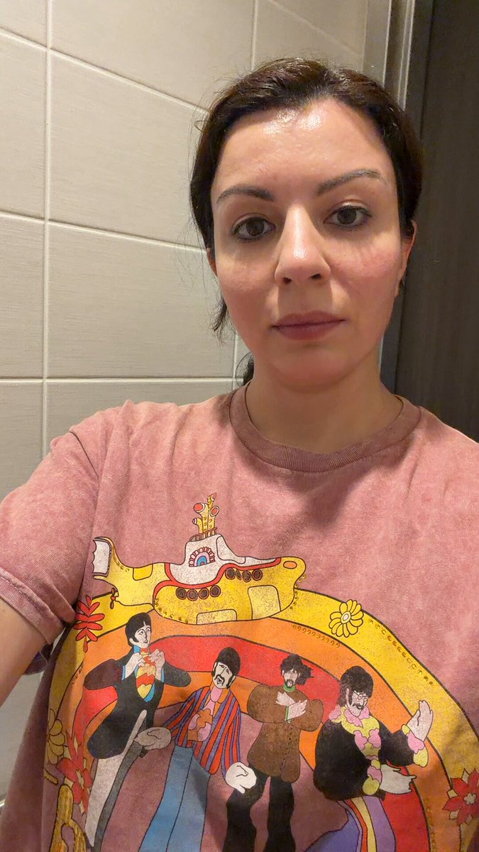 Alina Angel الينا انجل — Vídeo — كحبتك تدلعك حتى لو بالمطار 😉🔥 Let's try the airport bathroom 😉🔥
