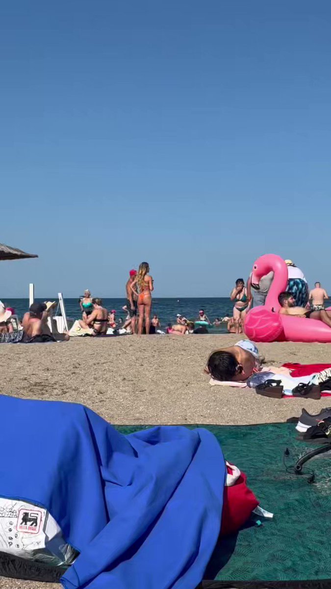 BeachMood — 動画 — Bikini Beach Online🇪🇸🏖🔥#bikinibeach #beach #beachview #seaview #seascape #landscape #people #GirlBoss #beachesmood