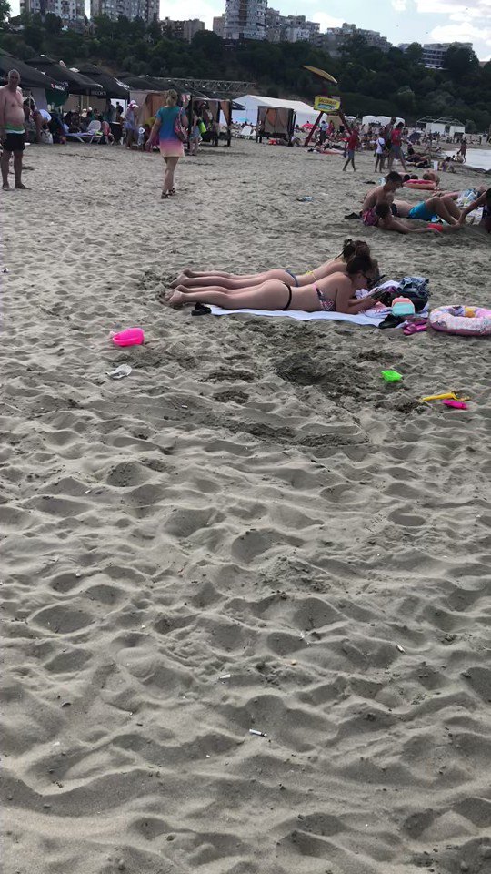 BeachMood — 動画 — 🇪🇸🏖Spain Beach Walk Online🔥#BLACKPINK #spain #barbie #beachwalks #girlsonbeach #sand #sandbeach #sea #people #creeper #vacations #brachrest #Barcelona