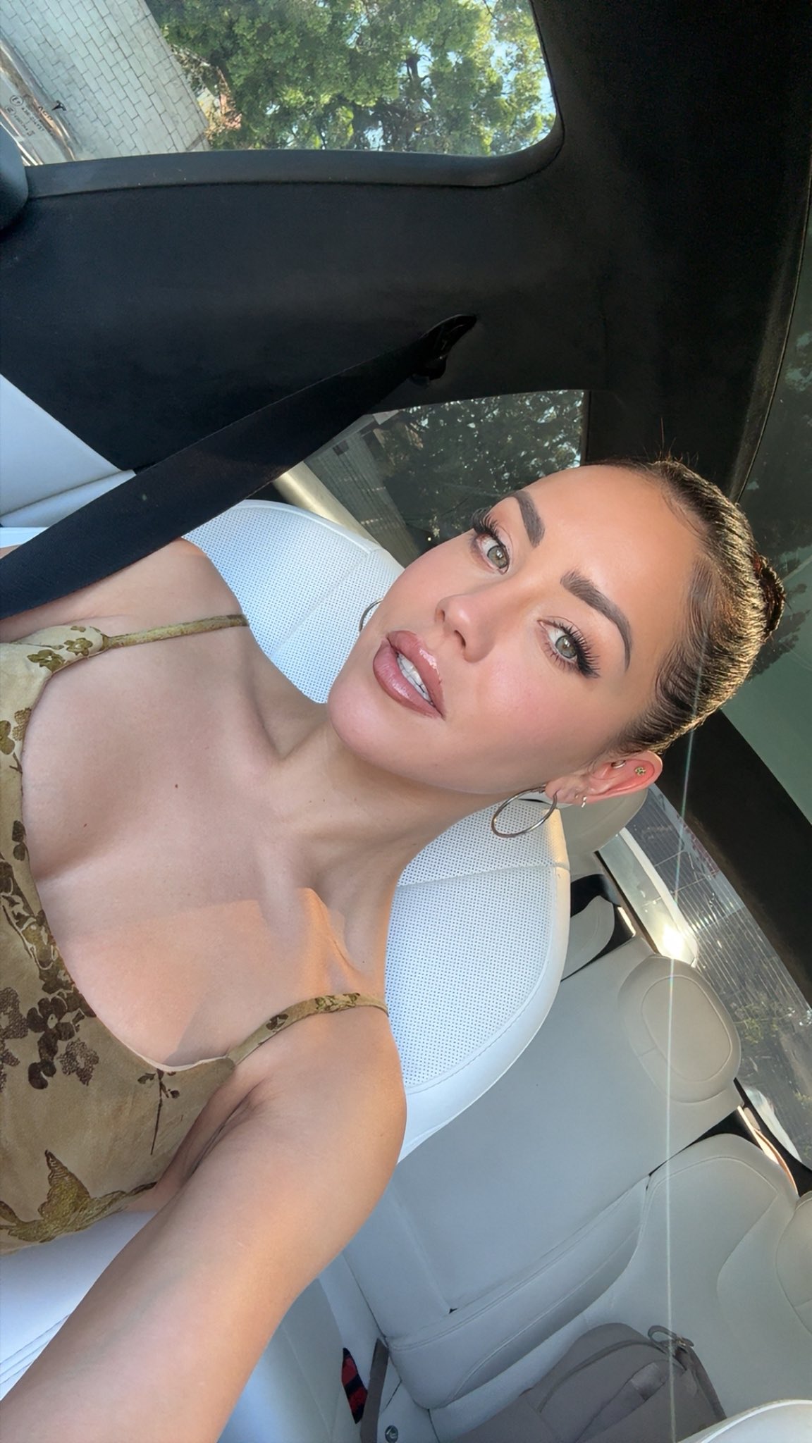 Alina Lopez — foto nua — First pic or second pic?