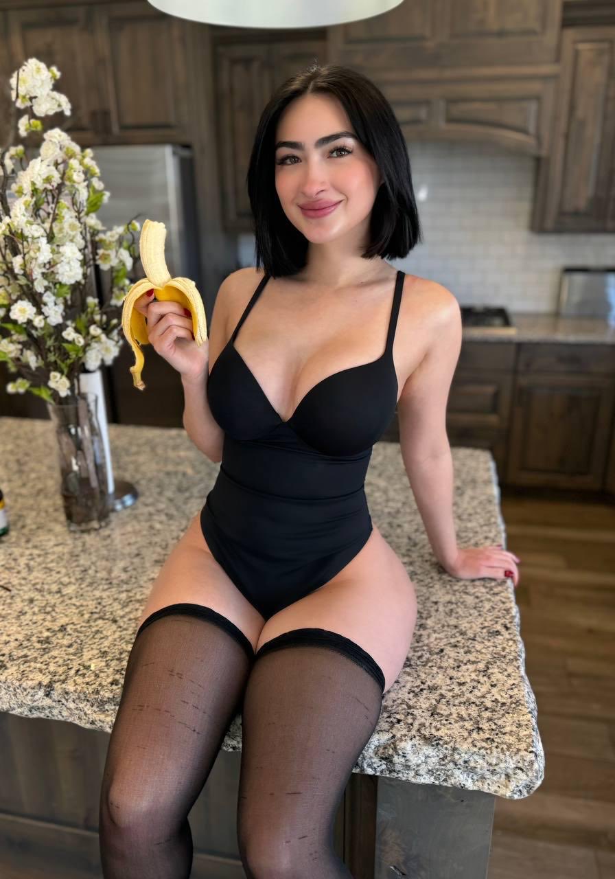 JayleneFox 🇵🇷 — foto — The full dripping video is waiting for you if you click.