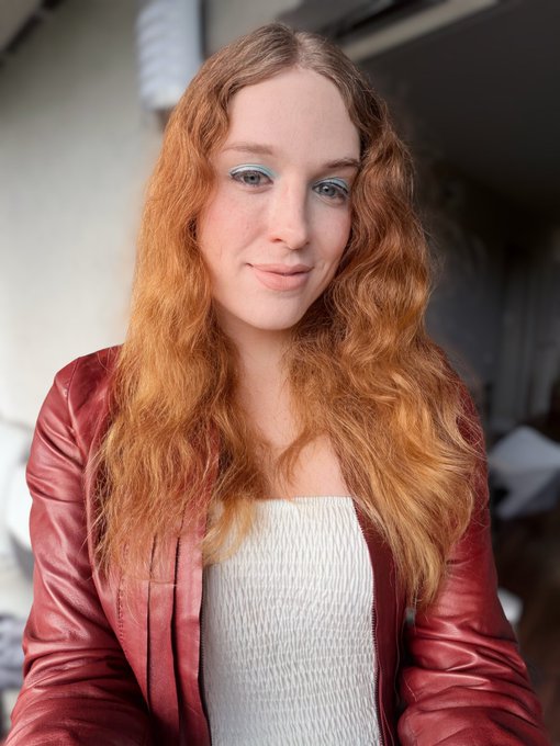 Erica Cherry — photo — I want to thank all of you for caring about me. I’ve had so many people ask me if I’m still filming or what my future nsfw industry plans are so I just wanted to say something about where I’m at. I still love performing and making porn. But Im not near studios anymor /1