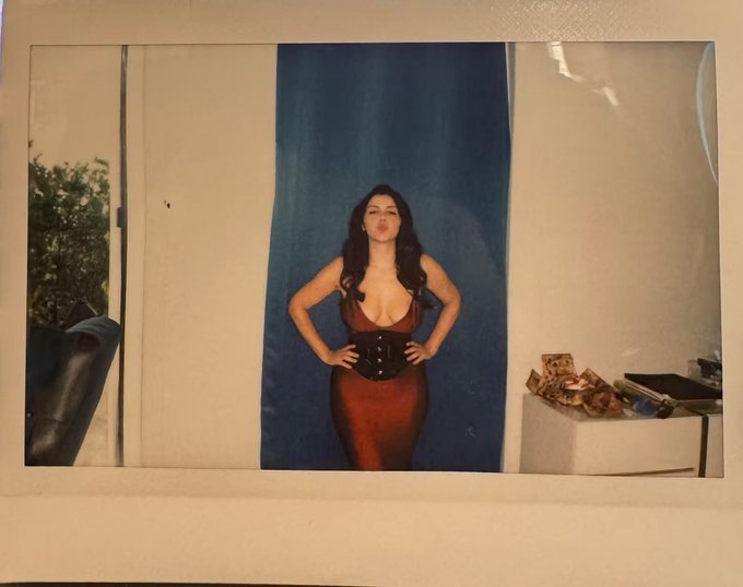Valentina Nappi — foto — 📸💋 One-of-a-kind, signed Polaroids just for my fans! 😘✨ Want a little piece of me to keep forever? ❤️‍🔥🥰 Find yours in my shop! 👉
