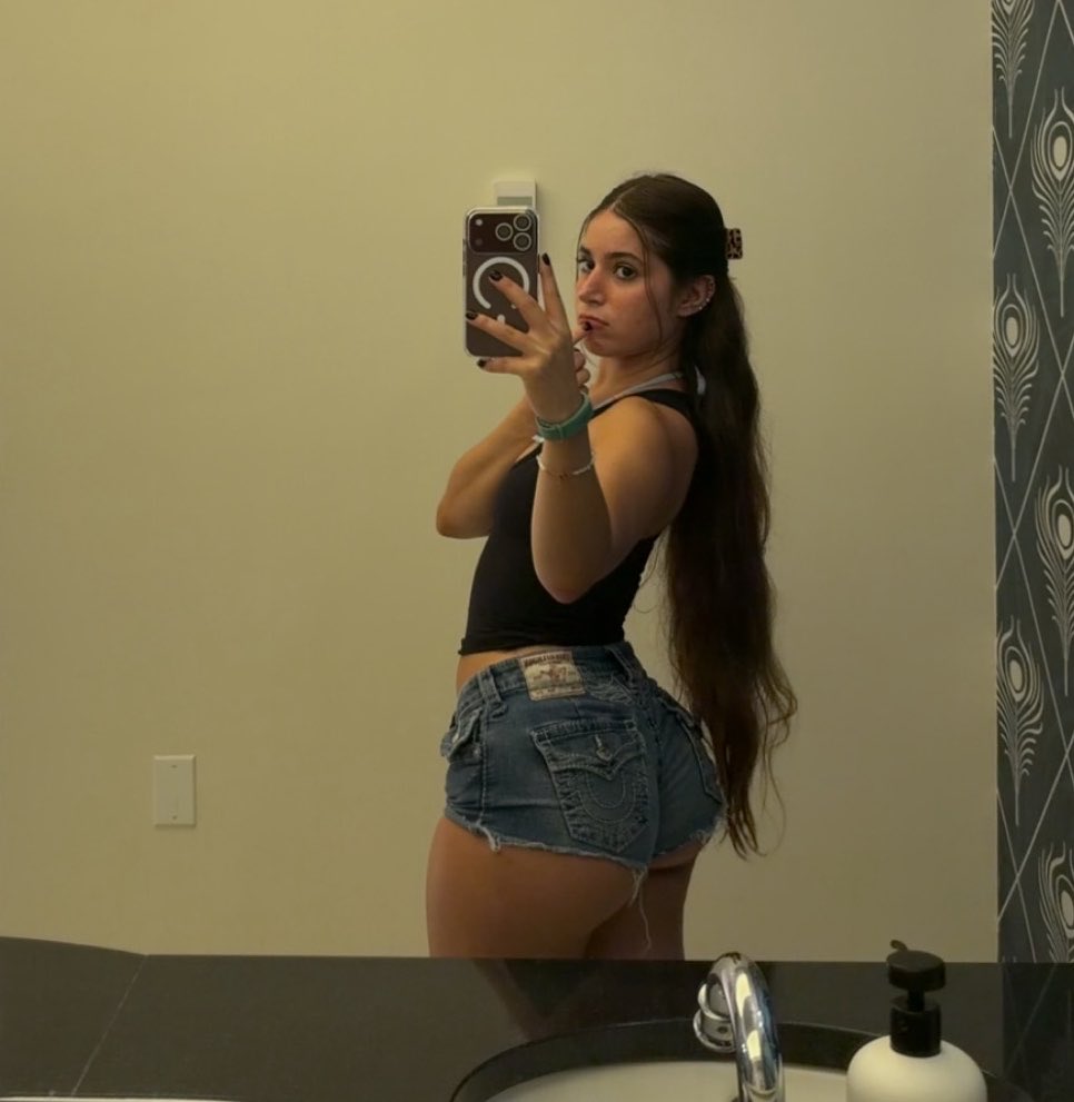 Em — foto desnuda — Summer time >>