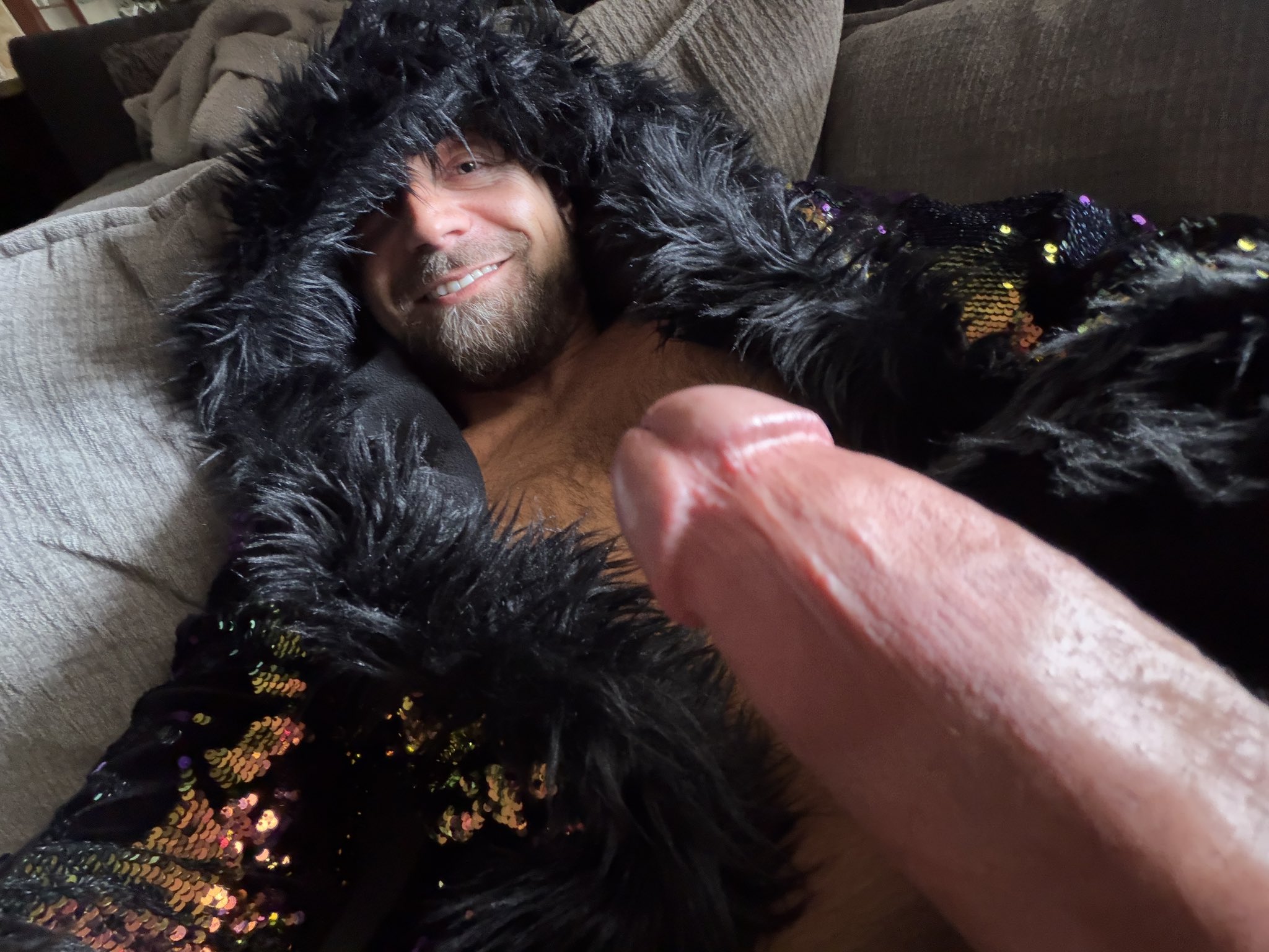 Adam Snow — ヌード写真 — It’s my birthday! Who’s giving me cake? 😈